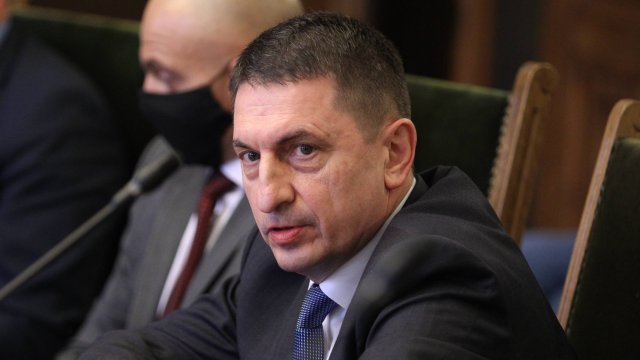 Бившият вътрешен министър Рашков в качеството си на служебно лице