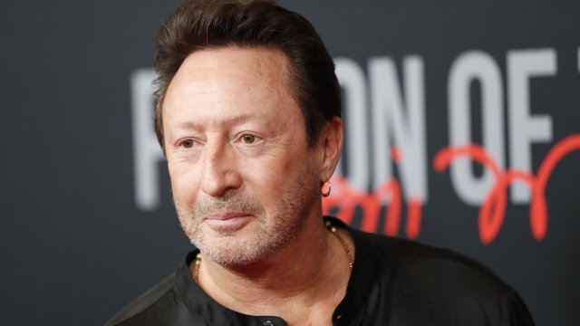 Синът на Джон Ленън Джулиан изпя за първи път