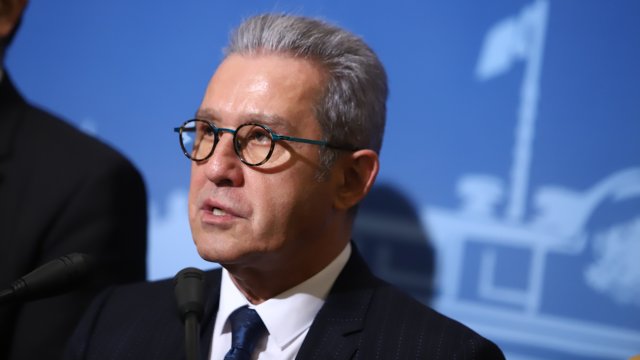 От ДПС обмислят възможност която да осигури преминаване на рафинерията