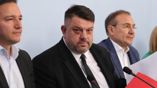 Време е да се загърби тясно партийния интерес, призоваха от БСП.