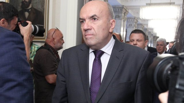 Присъединяването към еврозоната и шенгенското споразумение както и провеждането на