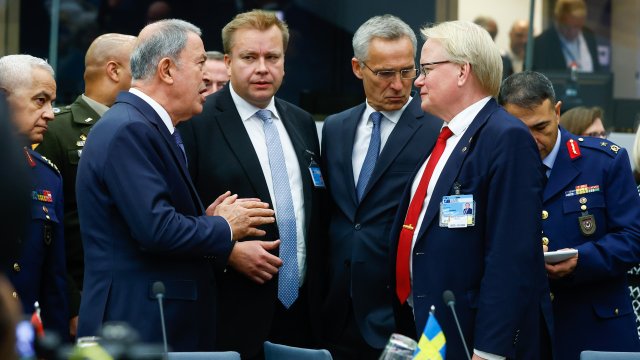 Втори ден на срещата на министрите на отбраната от страните