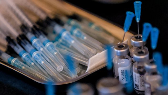 Бустерна доза срещу Ковид 19 и ваксина срещу инфлуенца в едно