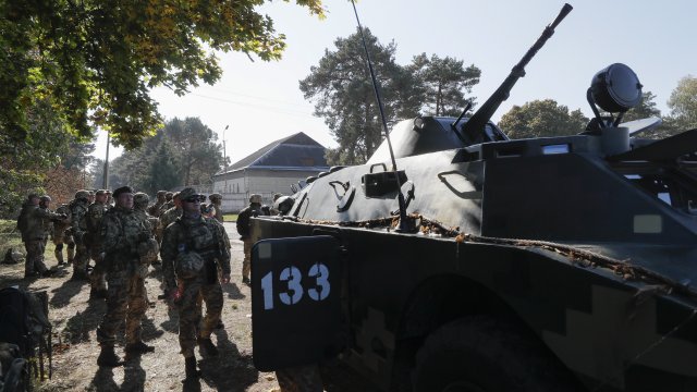 Москва заяви в сряда че Украйна е струпала десетки хиляди