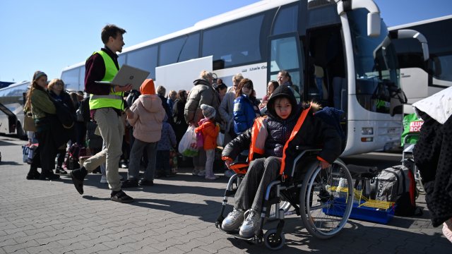Украйна обвини Москва че насилствено извежда в Русия стотици хиляди