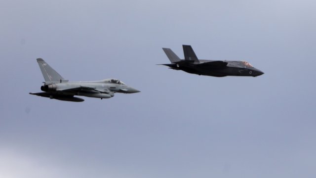 Китайските въоръжени сили са започнали нови учения в морето и