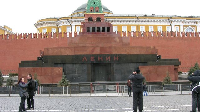 Мъж е опитал да открадне тялото на Ленин от мавзолея