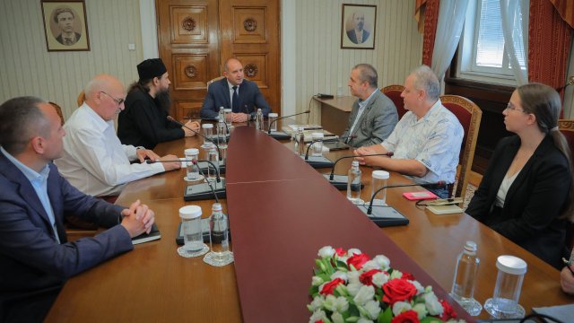 Президентът Румен Радев обсъди възможностите за последователна държавна политика за