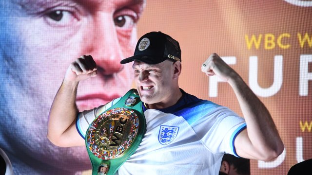 Дългоочакваната битка между британеца Тайсън Фюри и украинеца Олександър Усик