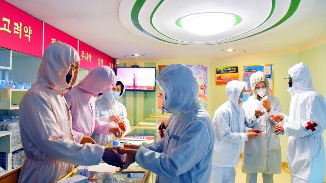 Северна Корея съобщи днес за още 40 060 случаи на