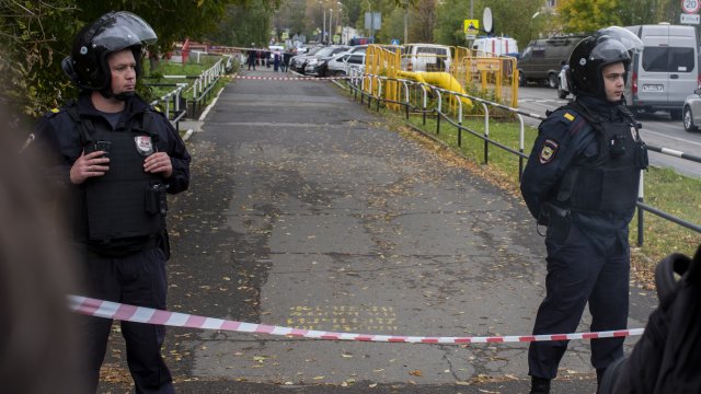 Руските власти установиха самоличността на въоръжения нападател който откри стрелба