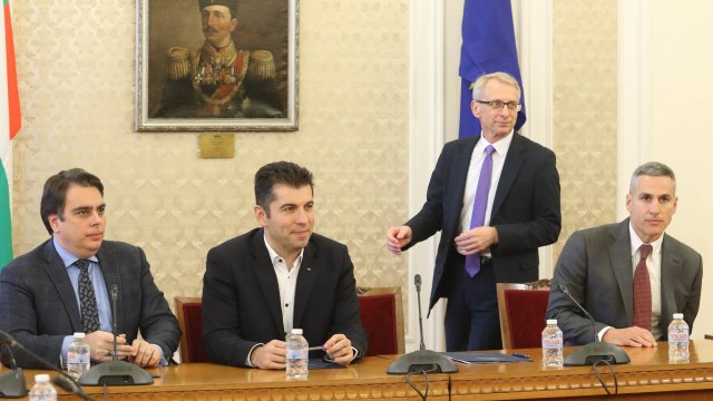 Президентът Румен Радев ще връчи втория мандат за съставяне на