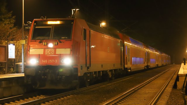 Двама души бяха убити а седем ранени при нападение с