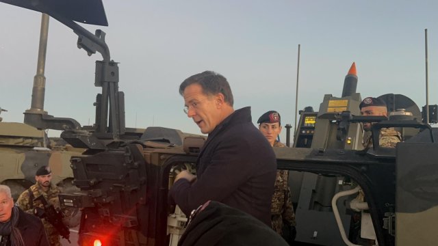 Радев проведе телефонен разговор с Рюте.