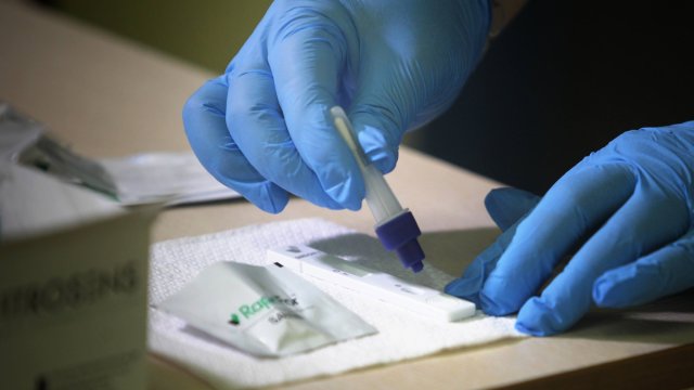 221 са новите потвърдени случаи на Ковид 19 у нас за