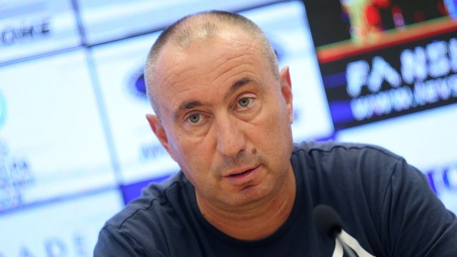 Станимир Стоилов е решил да сложи във фризера печелившата за