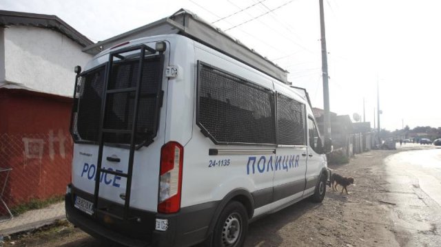 Стотици полицаи жандармеристи и магистрати участват в спецоперация на МВР