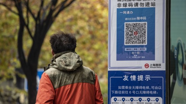 Цената на суровия петрол се покачва в първия ден от