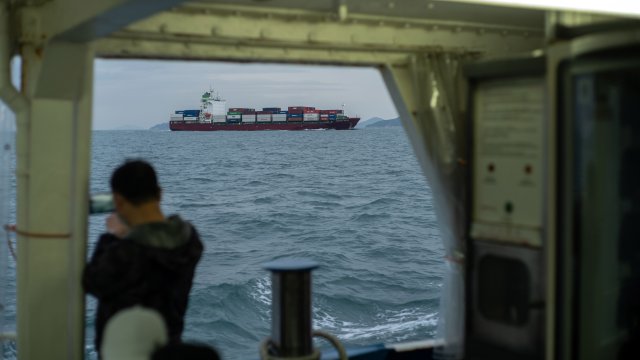 Военни катери на Китай навлязоха в териториалните води на Япония