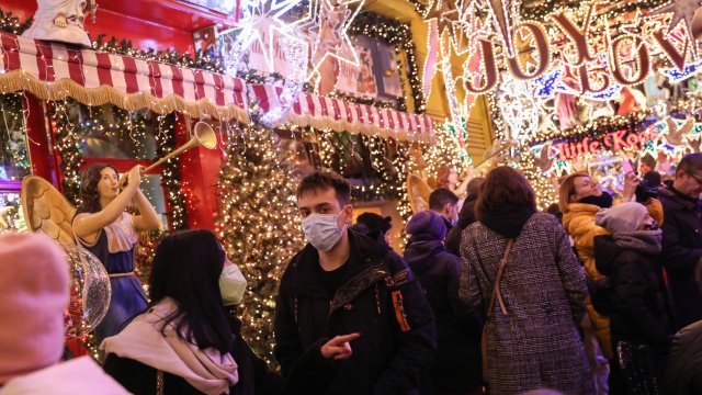 Властите в Гърция наложиха нови ограничения върху развлеченията включително спортни