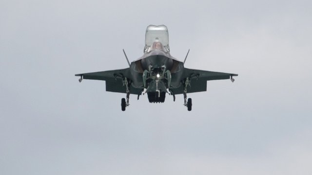 Американски изтребители F 35 вече са кацнали в авиобаза Граф Игнатиево