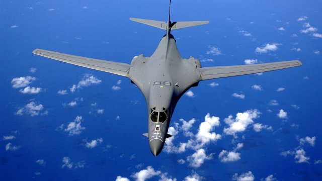 САЩ изпращат стратегически бомбардировач за участие в съвместните военни учения