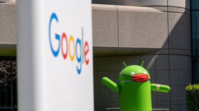 Google е казала на служителите си че ще загубят заплащане