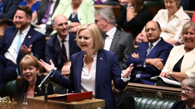 Във Великобритания новият премиер Лиз Тръс ще представи пред Камарата