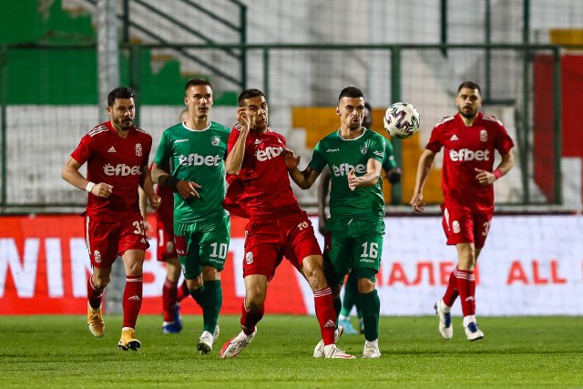 Отборите на ЦСКА 1948 и Берое завършиха 2 2 в мач