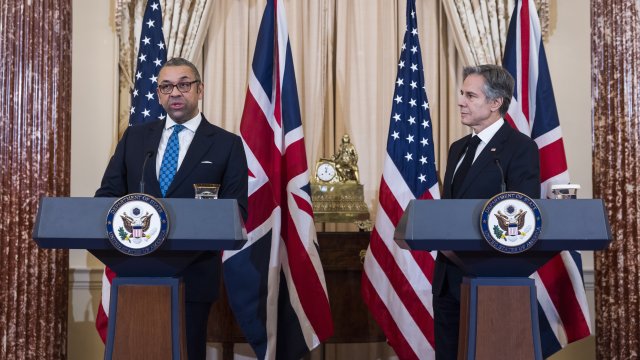 Великобритания и Съединените щати обещаха да продължат да подкрепят Украйна