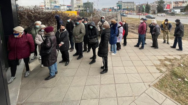 Започна изплащането на преизчислените пенсии както и Ковид добавката от