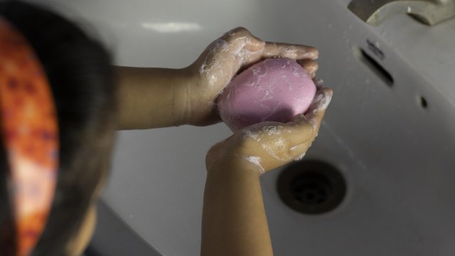 250 случая на хепатит с неизвестен произход при деца са