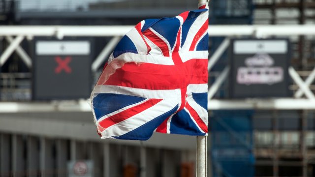 Властите на Великобритания наложиха санкции срещу четири физически лица и