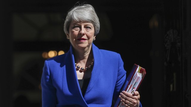 Британските депутати имат приходи от над 17 милиона паунда освен