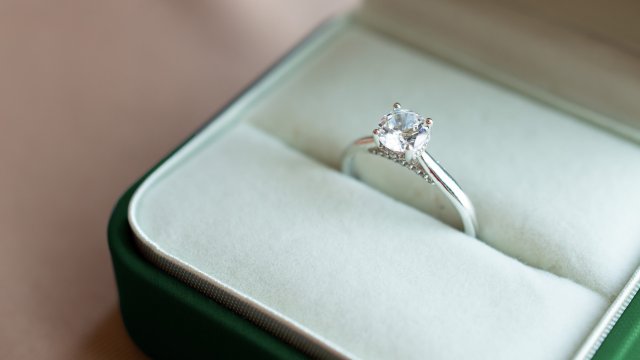 Цените на годежните пръстени са се увеличили с около 20