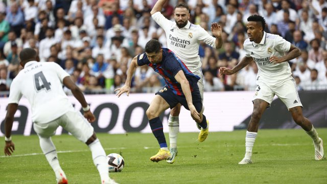 Реал Мадрид срази Барселона с 3 1 в дербито на деветия