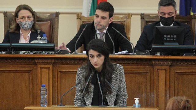 Яна Балникова и Лена Бориславова от Продължаваме промяна са изявили