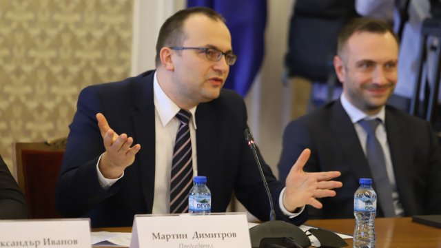 Депутатът от Демократична България Мартин Димитров се обяви за състезание