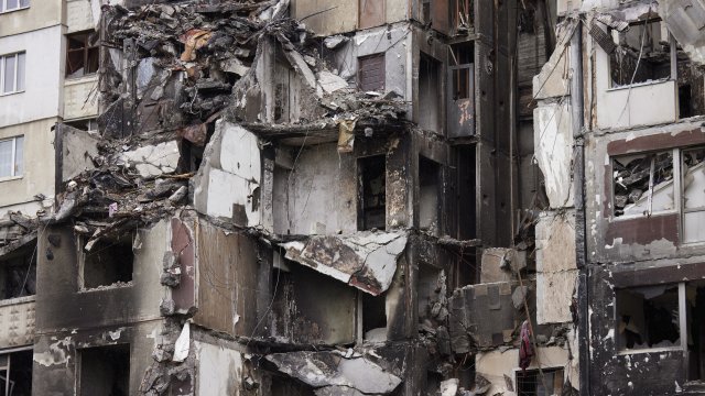 Руската артилерия удари източния Донбас на Украйна с ожесточени боеве