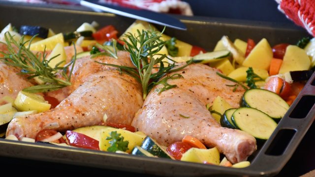 Диетологът и гастроентеролог Нурия Дианова заяви че ежедневното меню на