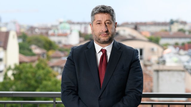 Съпредседателят на Демократична България Христо Иванов се обърна към гражданите