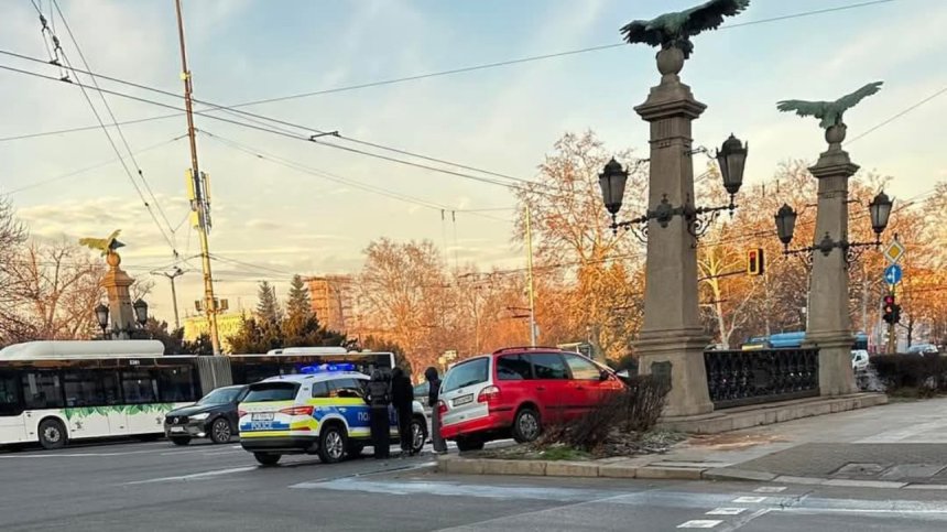 Две катастрофи на столичния "Орлов мост" в рамките на часове