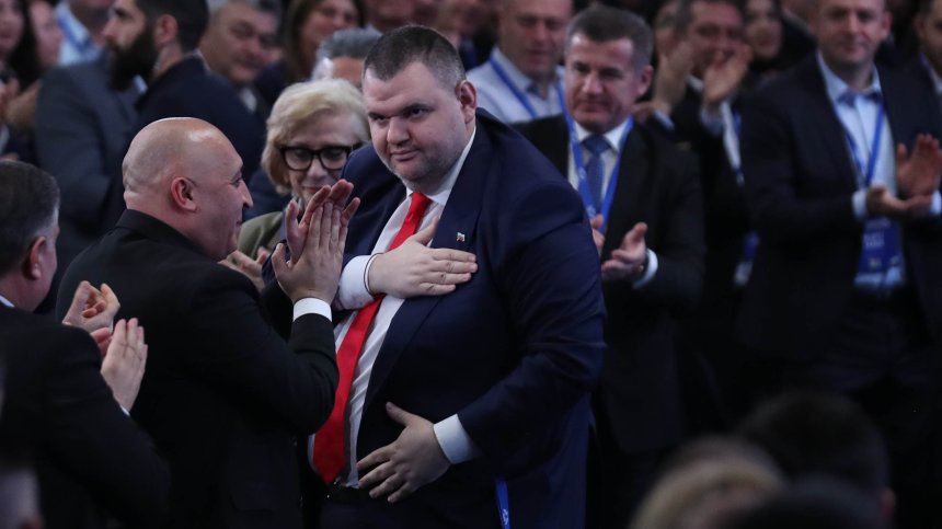 "ДПС-Ново начало": Разрешаваме на Румен Радев да се откаже от НСО