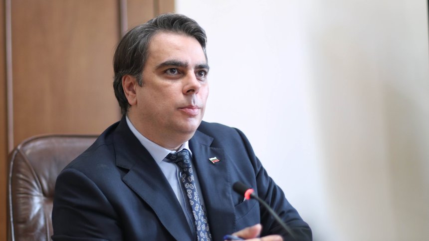 Финансовият министър: Очаквам около 200 млн.&nbsp;лв. приходи от новите такси за хазарта