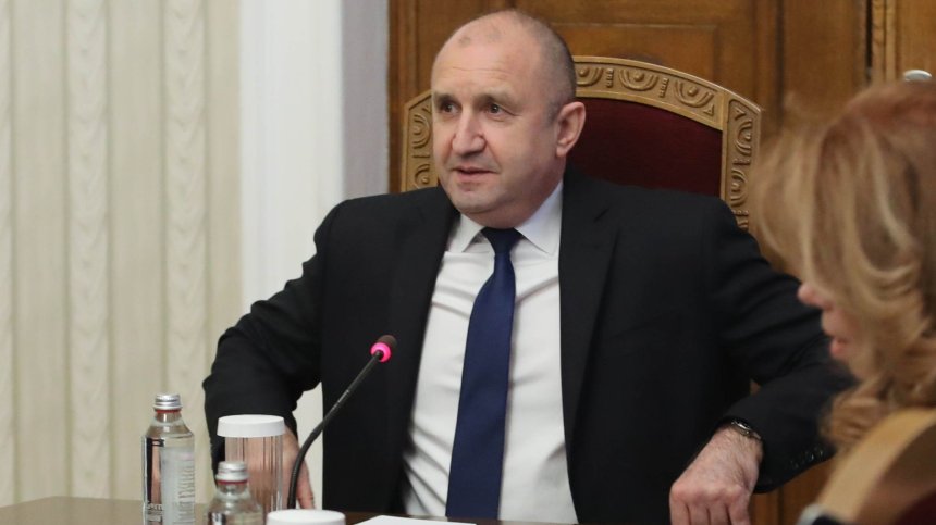 Радев успокои: Няма пряка заплаха за националната сигурност на България