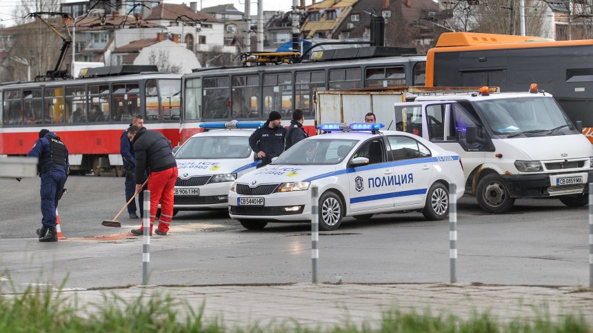 Камион прегази пешеходец край гара "Подуяне" в София