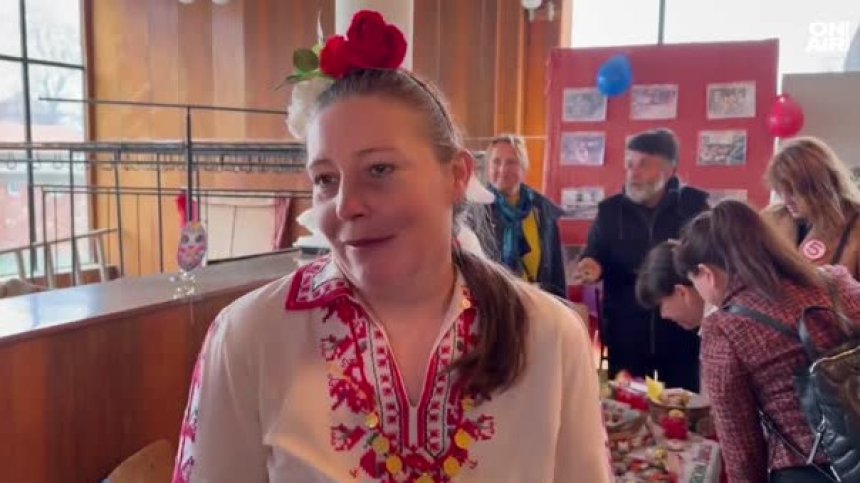 Ирландка отсрами българите и показа как се прави фестивал на козунака за Великден (ВИДЕО)