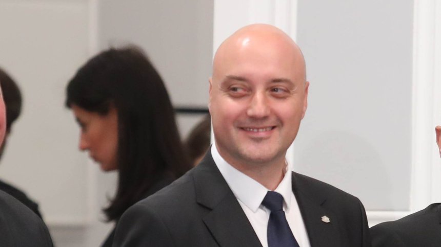 Министър Славов пита спешно Венецианската комисия за промените в Конституцията
