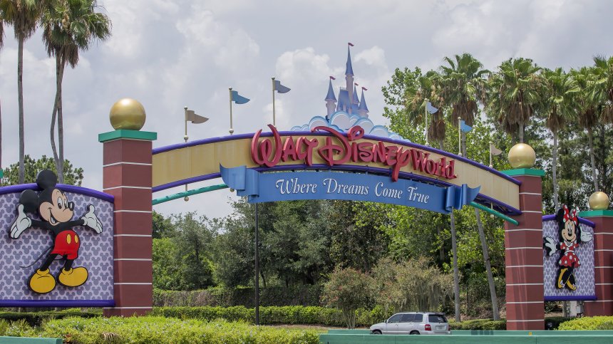 Съдят Disney заради мерките срещу Ковид-19