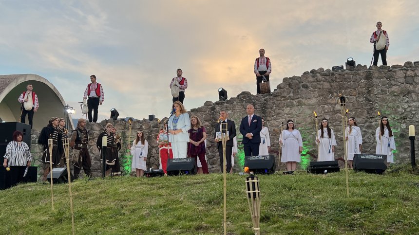 Вицепрезидентът: Трябва да популяризираме хилядолетната ни история по света